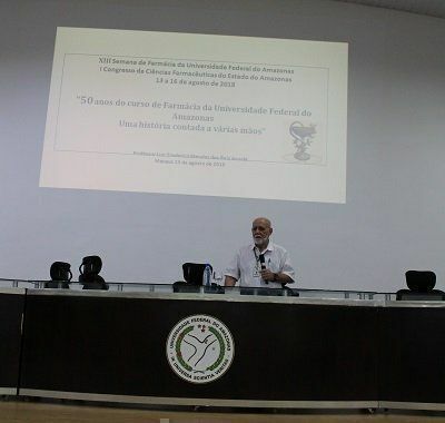 Professor Frederico Arruda proferiu a conferência de abertura da Semana Acadêmica de Farmácia